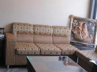 Shree Guru Kripa Atithi Bhavan Hotel Mathura Bagian luar foto